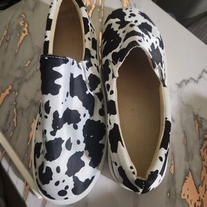 Women's 11 Moo Slip On's